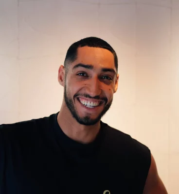 Amine, coach Pilates in the city